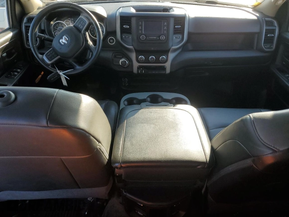 2020 Ram 3500 Tradesman z VIN 3C63RRGJXLG154261, wystawiony jako Copart lot #88937015 z przebiegiem Nie podano mil oraz Czysty tytuł • Clean title. Historia ofert i sprzedaży dostępna na DreamBid. Obrazek 8.
