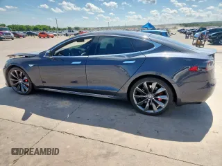 2016 Tesla Model S 90D z VIN 5YJSA1E40GF145137, wystawiony jako Copart lot #62027605 z przebiegiem 92 060 mil mil oraz Szkoda całkowita • Salvage title. Historia ofert i sprzedaży dostępna na DreamBid. Obrazek 2.