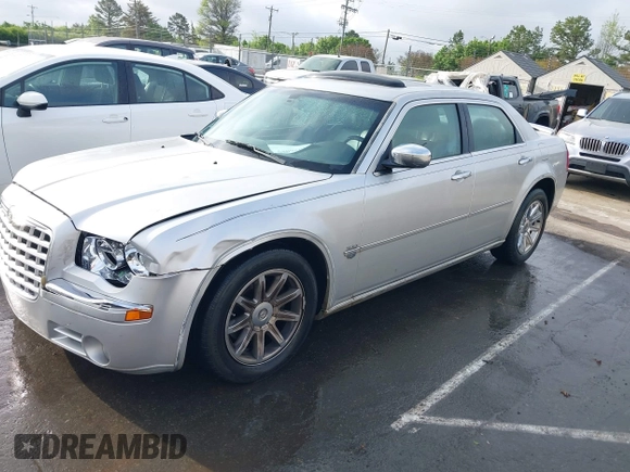 2006 Chrysler 300 C with VIN 2C3KA63H16H352507, listed as a IAAI auction lot 41926057 with 129,962 mi miles. Bid and sale history available at carsss.com. Image 17.