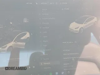 2022 Tesla Model 3 Long Range z VIN 5YJ3E1EB5NF290131, wystawiony jako Copart lot #61128624 z przebiegiem 57 274 mil mil oraz Szkoda całkowita • Salvage title. Historia ofert i sprzedaży dostępna na DreamBid. Obrazek 9.