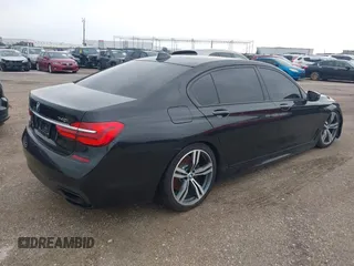 2017 BMW 7 Series 740i z VIN WBA7E2C36HG741092, wystawiony jako IAAI lot #42029625 z przebiegiem 60 389 mil mil oraz . Historia ofert i sprzedaży dostępna na DreamBid. Obrazek 4.