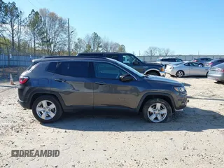 2022 Jeep Compass Latitude with VIN 3C4NJCBB0NT138781, listed as a IAAI auction lot 41897474 with 44,955 mi miles and . Bid and sale history available at carsss.com. Image 13.