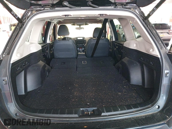 2023 Subaru Forester Premium z VIN JF2SKAEC1PH477884, wystawiony jako IAAI lot #42794098 z przebiegiem 70 520 mil mil oraz . Historia ofert i sprzedaży dostępna na DreamBid. Obrazek 4.