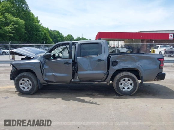 2022 Nissan Frontier SV z VIN 1N6ED1EK9NN633002, wystawiony jako IAAI lot #42298704 z przebiegiem 47 800 mil mil oraz . Historia ofert i sprzedaży dostępna na DreamBid. Obrazek 13.