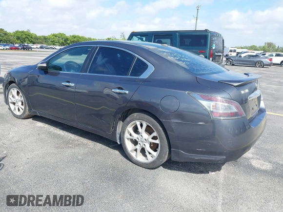 2013 Nissan Maxima SV z VIN 1N4AA5AP0DC831535, wystawiony jako IAAI lot #41715424 z przebiegiem 125 533 mil mil oraz . Historia ofert i sprzedaży dostępna na DreamBid. Obrazek 3.