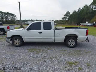 2003 Chevrolet Silverado 1500 LS with VIN 2GCEC19T031269320, listed as a IAAI auction lot 41900631 with 131,547 mi miles. Bid and sale history available at carsss.com. Image 14.