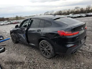 2020 BMW X4 M40i with VIN 5UX2V5C08L9D35107, listed as a Copart auction lot 38606224 with 2,551 mi miles. Bid and sale history available at carsss.com. Image 2.