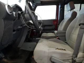 2008 Jeep Wrangler Unlimited Sahara z VIN 1J4GA59198L570409, wystawiony jako Copart lot #58853295 z przebiegiem 84 502 mil mil oraz Nie do naprawy • Non repairable. Historia ofert i sprzedaży dostępna na DreamBid. Obrazek 7.