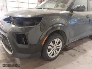 2022 Kia Soul LX with VIN KNDJ23AU5N7804505, listed as a IAAI auction lot 41354390 with 44,001 mi miles. Bid and sale history available at carsss.com. Image 18.