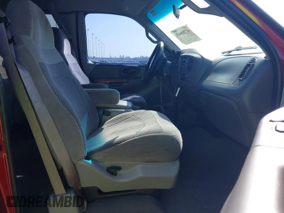 2000 Ford F-150 с VIN 1FTRX07W2YKA58012, выставлен на аукционе IAAI как лот 41783613 с пробегом 224 922 миль миль и . История ставок и продаж доступна на DreamBid. Изображение 5.
