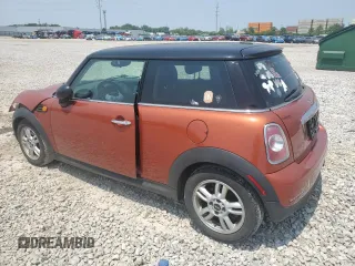 2013 MINI Hardtop z VIN WMWSU3C58DT545290, wystawiony jako Copart lot #59393825 z przebiegiem 112 943 mil mil oraz Szkoda całkowita • Salvage title. Historia ofert i sprzedaży dostępna na DreamBid. Obrazek 2.