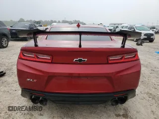 2018 Chevrolet Camaro ZL1 z VIN 1G1FK1R69J0142195, wystawiony jako Copart lot #51128215 z przebiegiem 55 979 mil mil oraz Szkody całkowita. Historia ofert i sprzedaży dostępna na DreamBid. Obrazek 6.