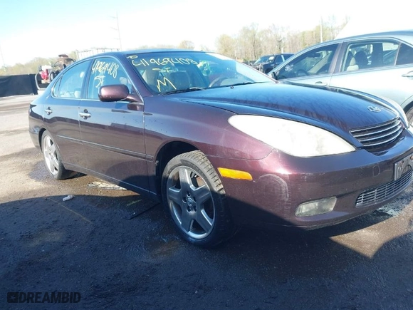 2002 Lexus ES 300 with VIN JTHBF30G525015040, listed as a IAAI auction lot 41969408 with 175,587 mi miles. Bid and sale history available at carsss.com. Image 1.