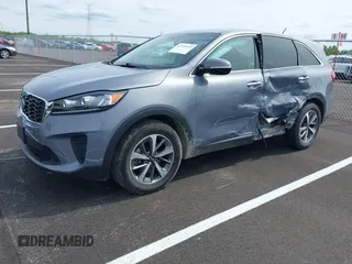 2020 Kia Sorento LX V6 with VIN 5XYPG4A53LG675755, listed as a IAAI auction lot 42070515 with 82,985 mi miles. Bid and sale history available at carsss.com. Image 2.