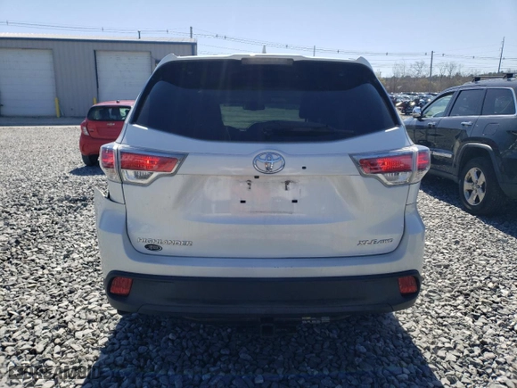 2015 Toyota Highlander XLE with VIN 5TDJKRFH2FS203543, listed as a Copart auction lot 52076675 with 62,013 mi miles and Clean Title. Bid and sale history available at carsss.com. Image 6.