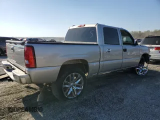 2005 Chevrolet Silverado 1500 LT with VIN 2GCEK13T951352033, listed as a Copart auction lot 50641335 with 181,868 mi miles and Salvage Title. Bid and sale history available at DreamBid. Image 3.