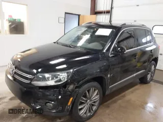 2013 Volkswagen Tiguan SE z VIN WVGBV7AX3DW508802, wystawiony jako IAAI lot #41471406 z przebiegiem 102 426 mil mil oraz . Historia ofert i sprzedaży dostępna na DreamBid. Obrazek 17.