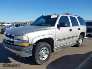 2005 Chevrolet Tahoe LS with VIN 1GNEK13T95J124661, listed as a IAAI auction lot 41885297 with 309,905 mi miles. Bid and sale history available at carsss.com. Image 2.