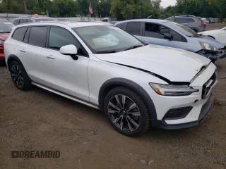 2020 Volvo V60 z VIN YV4102WK7L1030763, wystawiony jako Copart lot #67087483 z przebiegiem 44 861 mil mil oraz . Historia ofert i sprzedaży dostępna na DreamBid. Obrazek 4.