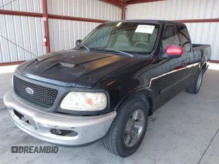 2001 Ford F-150 XL z VIN 1FTRX17L31KF27691, wystawiony jako IAAI lot #42749733 z przebiegiem 198 790 mil mil oraz . Historia ofert i sprzedaży dostępna na DreamBid. Obrazek 2.