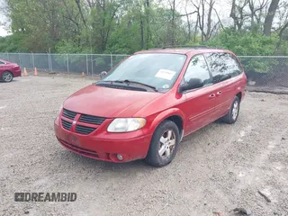 2005 Dodge Caravan SXT with VIN 2D4GP44L35R127086, listed as a IAAI auction lot 42135667 with 78,262 mi miles and . Bid and sale history available at carsss.com. Image 2.