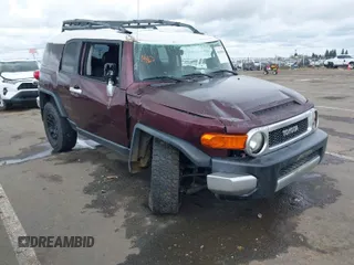 2007 Toyota FJ Cruiser with VIN JTEBU11F070077964, listed as a IAAI auction lot 41940169 with 190,652 mi miles. Bid and sale history available at carsss.com. Image 1.