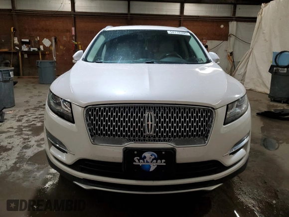 2019 Lincoln MKC Select z VIN 5LMCJ2D9XKUL26052, wystawiony jako Copart lot #54118395 z przebiegiem 66 335 mil mil oraz Szkoda całkowita • Salvage title. Historia ofert i sprzedaży dostępna na DreamBid. Obrazek 5.