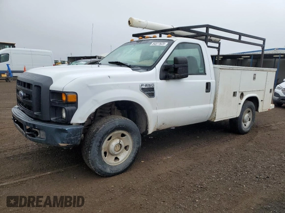 2008 Ford F-250 z VIN 1FDNF21508EE31135, wystawiony jako Copart lot #54377625 z przebiegiem 135 755 mil mil oraz Szkoda całkowita • Salvage title. Historia ofert i sprzedaży dostępna na DreamBid. Obrazek 1.