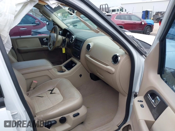 2005 Ford Expedition Eddie Bauer с VIN 1FMFU17585LA25879, выставлен на аукционе IAAI как лот 41694118 с пробегом 196 715 миль миль и . История ставок и продаж доступна на DreamBid. Изображение 5.