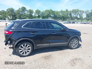 2019 Lincoln MKC Reserve with VIN 5LMTJ3DH1KUL09136, listed as a IAAI auction lot 39771852 with 72,145 mi miles and . Bid and sale history available at carsss.com. Image 13.