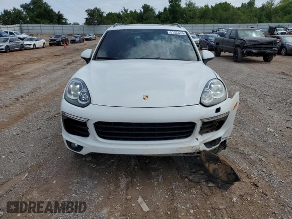 2017 Porsche Cayenne z VIN WP1AA2A22HKA92370, wystawiony jako Copart lot #61361295 z przebiegiem 86 204 mil mil oraz Szkoda całkowita • Salvage title. Historia ofert i sprzedaży dostępna na DreamBid. Obrazek 5.