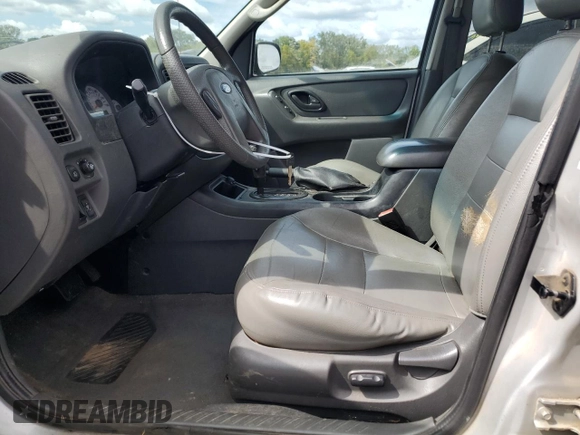 2005 Ford Escape XLS Value with VIN 1FMYU02Z85DA14324, listed as a Copart auction lot 73111164 with 212,118 mi miles and Salvage Title. Bid and sale history available at DreamBid. Image 7.