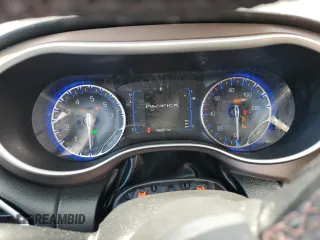 2018 Chrysler Pacifica Touring L z VIN 2C4RC1BG7JR353227, wystawiony jako Copart lot #55257335 z przebiegiem 90 697 mil mil oraz Szkoda całkowita • Salvage title. Historia ofert i sprzedaży dostępna na DreamBid. Obrazek 9.
