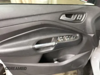 2019 Ford Escape SE with VIN 1FMCU9GDXKUC07954, listed as a IAAI auction lot 41940406 with 44,002 mi miles. Bid and sale history available at carsss.com. Image 1.