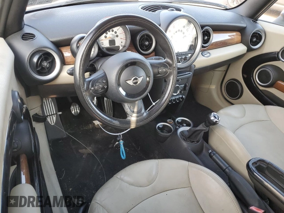 2011 MINI Convertible S with VIN WMWZP3C57BTX83599, listed as a Copart auction lot 47701505 with Not Provided miles and Clean Title. Bid and sale history available at DreamBid. Image 8.