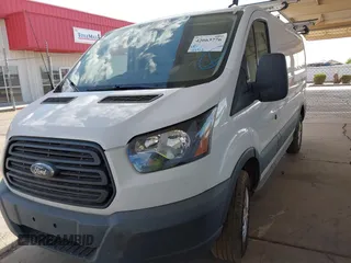 2018 Ford Transit z VIN 1FTYR1YM7JKB53325, wystawiony jako IAAI lot #42063776 z przebiegiem 108 912 mil mil oraz . Historia ofert i sprzedaży dostępna na DreamBid. Obrazek 17.