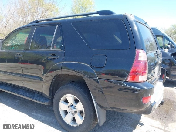 2004 Toyota 4Runner SR5 with VIN JTEBU14R840033647, listed as a IAAI auction lot 41995411 with 211,453 mi miles. Bid and sale history available at carsss.com. Image 6.