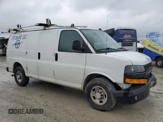 2018 Chevrolet Express Cargo z VIN 1GCWGAFGXJ1291456, wystawiony jako Copart lot #82140854 z przebiegiem 141 829 mil mil oraz Szkoda całkowita • Salvage title. Historia ofert i sprzedaży dostępna na DreamBid. Obrazek 4.