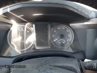 2021 Toyota Tacoma SR z VIN 5TFCZ5AN3MX272033, wystawiony jako IAAI lot #41689129 z przebiegiem Nie podano mil oraz . Historia ofert i sprzedaży dostępna na DreamBid. Obrazek 7.