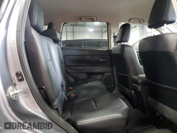 2017 Mitsubishi Outlander SE z VIN JA4AZ3A35HZ020153, wystawiony jako Copart lot #57235705 z przebiegiem 77 229 mil mil oraz Szkoda całkowita • Salvage title. Historia ofert i sprzedaży dostępna na DreamBid. Obrazek 11.
