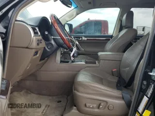 2016 Lexus GX 460 z VIN JTJBM7FX4G5144672, wystawiony jako Copart lot #52684315 z przebiegiem 117 694 mil mil oraz Szkoda całkowita • Salvage title. Historia ofert i sprzedaży dostępna na DreamBid. Obrazek 7.