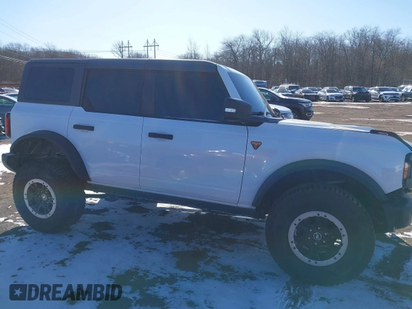 2023 Ford Bronco z VIN 1FMEE5DP1PLC08565, wystawiony jako IAAI lot #41610564 z przebiegiem 19 244 mil mil oraz . Historia ofert i sprzedaży dostępna na DreamBid. Obrazek 13.