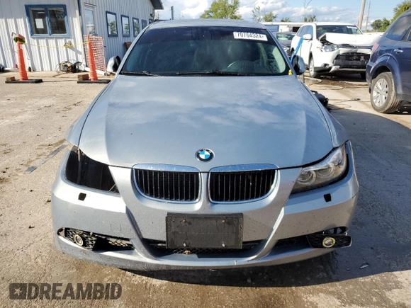 2006 BMW 3 Series 325xi with VIN WBAVD13556KV10524, listed as a Copart auction lot 70764324 with 232,184 mi miles and Salvage Title. Bid and sale history available at DreamBid. Image 5.