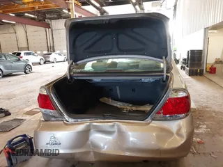 2006 Toyota Camry STD z VIN 4T1BE32K66U659112, wystawiony jako IAAI lot #42083932 z przebiegiem 217 645 mil mil oraz . Historia ofert i sprzedaży dostępna na DreamBid. Obrazek 16.