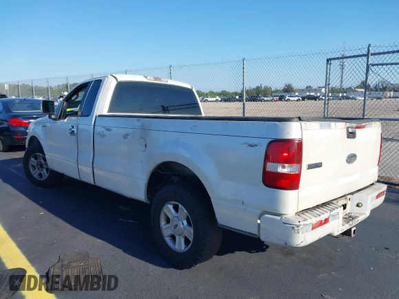 2005 Ford F-150 XL z VIN 1FTRF12245NB94164, wystawiony jako IAAI lot #42294055 z przebiegiem 311 917 mil mil oraz . Historia ofert i sprzedaży dostępna na DreamBid. Obrazek 3.