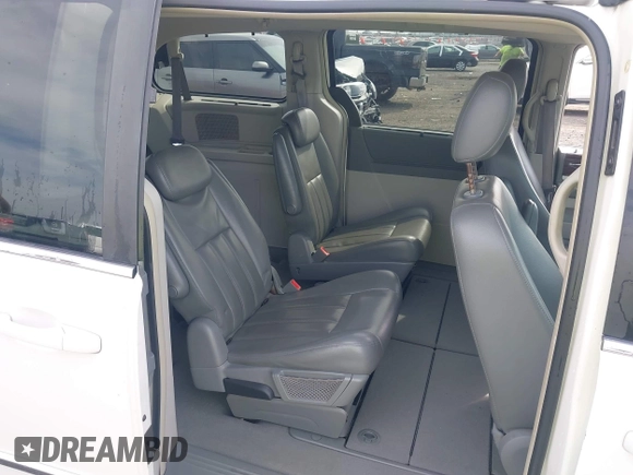 2010 Chrysler Town & Country Touring with VIN 2A4RR5D19AR188015, listed as a IAAI auction lot 41997283 with 172,877 mi miles. Bid and sale history available at carsss.com. Image 8.