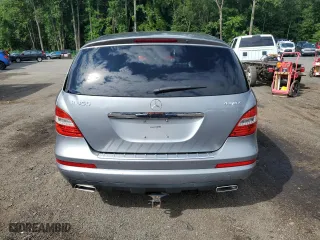 2011 Mercedes-Benz R-Class R 350 with VIN 4JGCB6FE1BA125949, listed as a Copart auction lot 68250894 with 185,994 mi miles and Clean Title. Bid and sale history available at carsss.com. Image 6.
