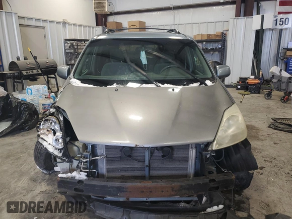 2005 Toyota Sienna XLE with VIN 5TDZA22C25S247726, listed as a Copart auction lot 45957875 with 231,902 mi miles and Salvage Title. Bid and sale history available at carsss.com. Image 5.