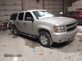 2007 Chevrolet Suburban LT with VIN 3GNFK16397G105953, listed as a IAAI auction lot 41621773 with 249,570 mi miles. Bid and sale history available at carsss.com. Image 1.