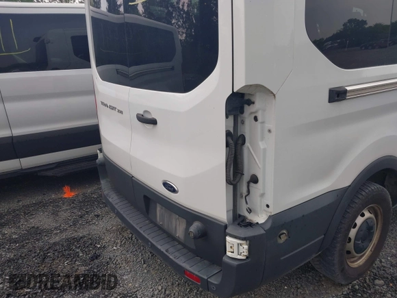 2018 Ford Transit Passenger XL with VIN 1FBAX2CMXJKB46104, listed as a IAAI auction lot 42263406 with Not provided miles and . Bid and sale history available at DreamBid. Image 17.